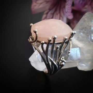 Faset Kesim Pembe Kuvars Tasarım Gümüş Yüzük