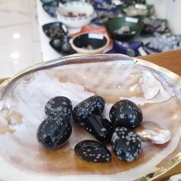 Karlı Obsidyen Taşı Kütle