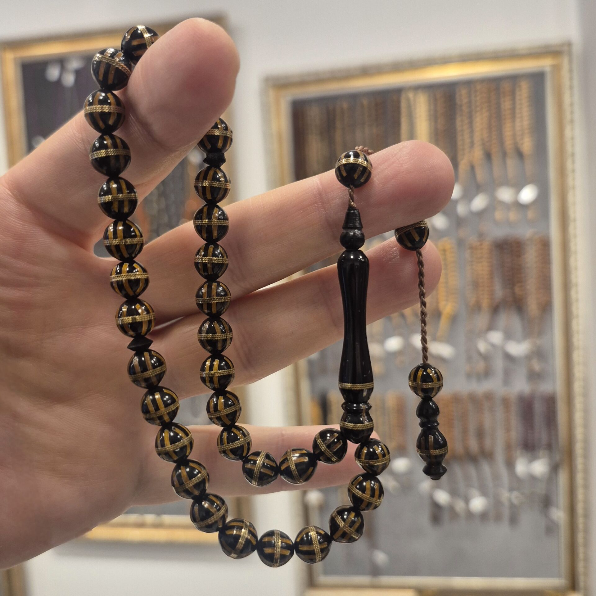 Küre Kesim Pirinç İşlemeli Kuka 33 lü Tesbih