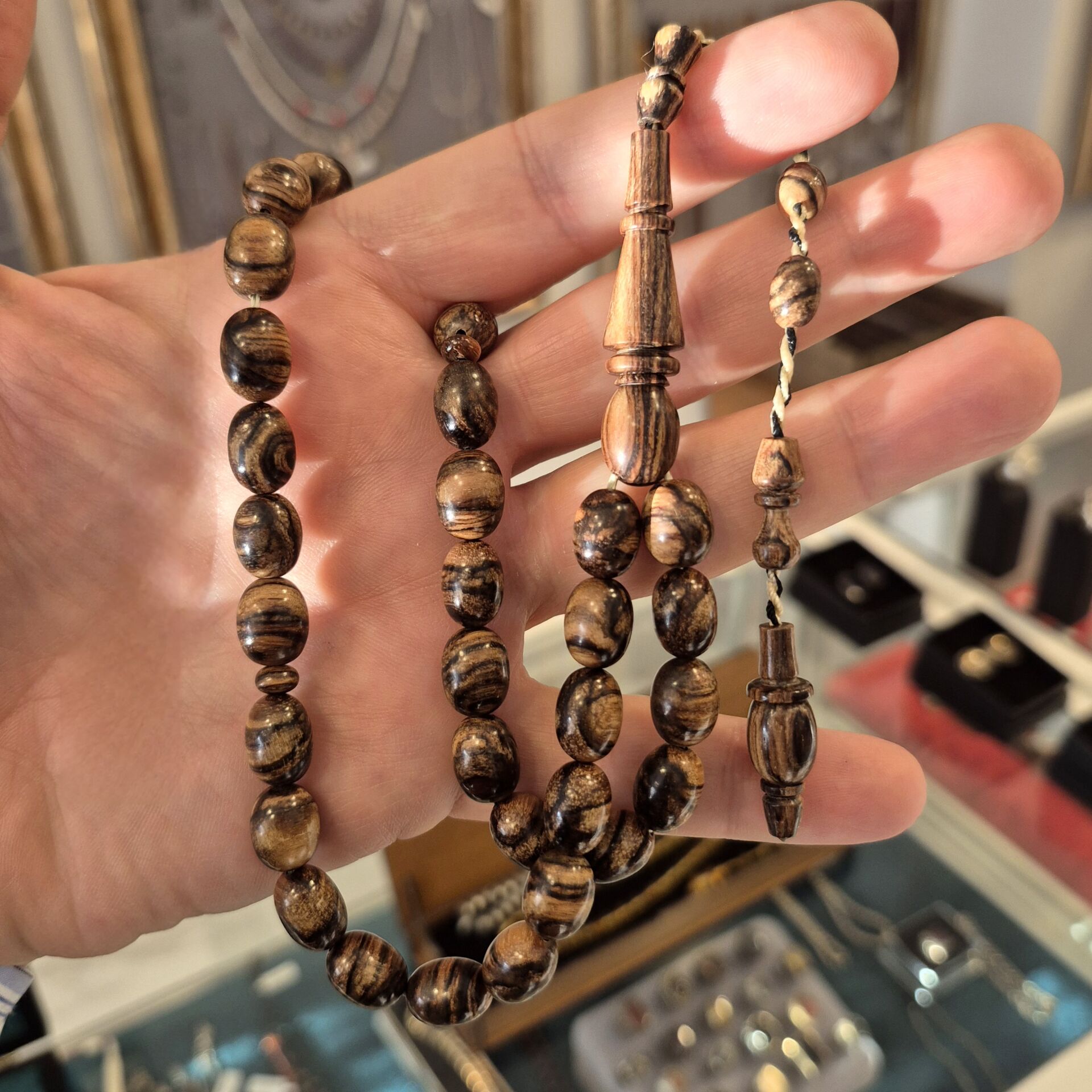 Beyzi Kesim Usta İşi Öd Ağacı 33 lük Tesbih