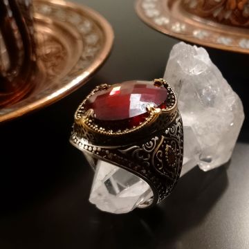 Kırmızı Taşlı Faset Kesim Kral Tacı Tasarım Erkek Gümüş Yüzük