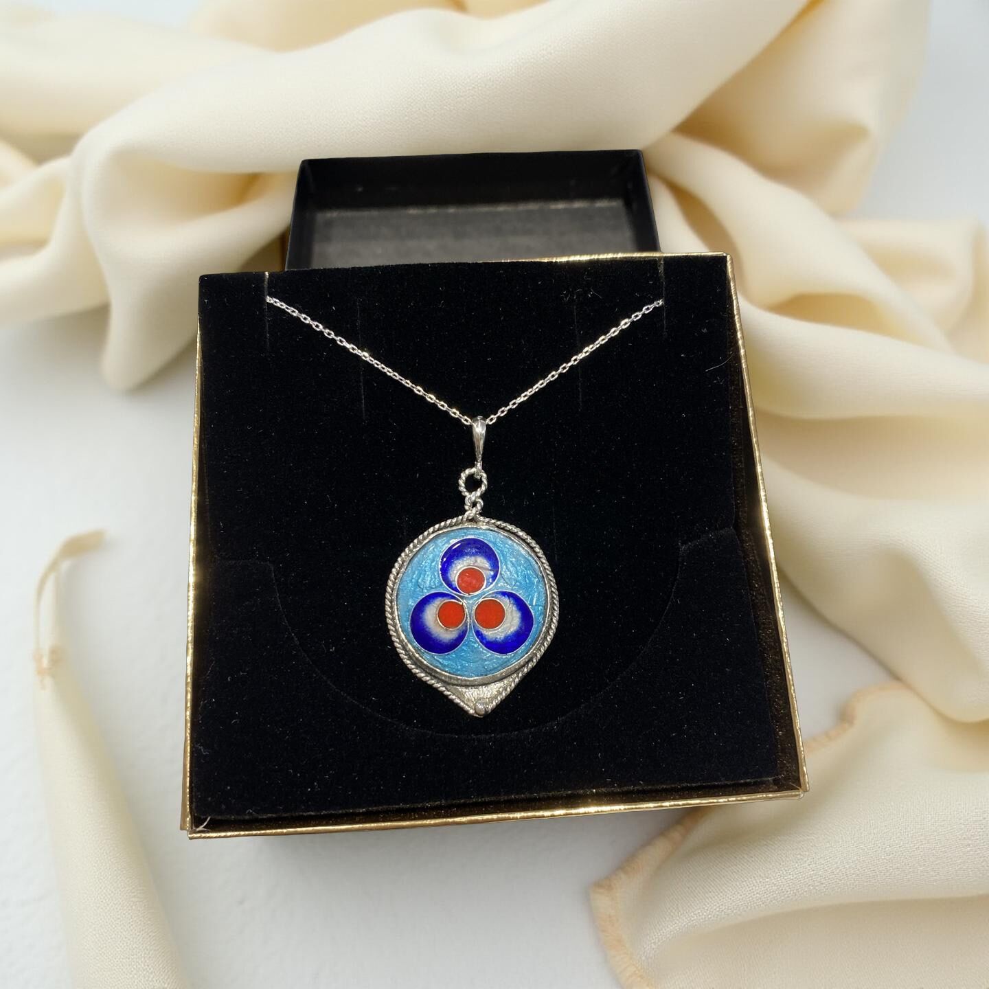 Çintemani Mineli Gümüş Kolye