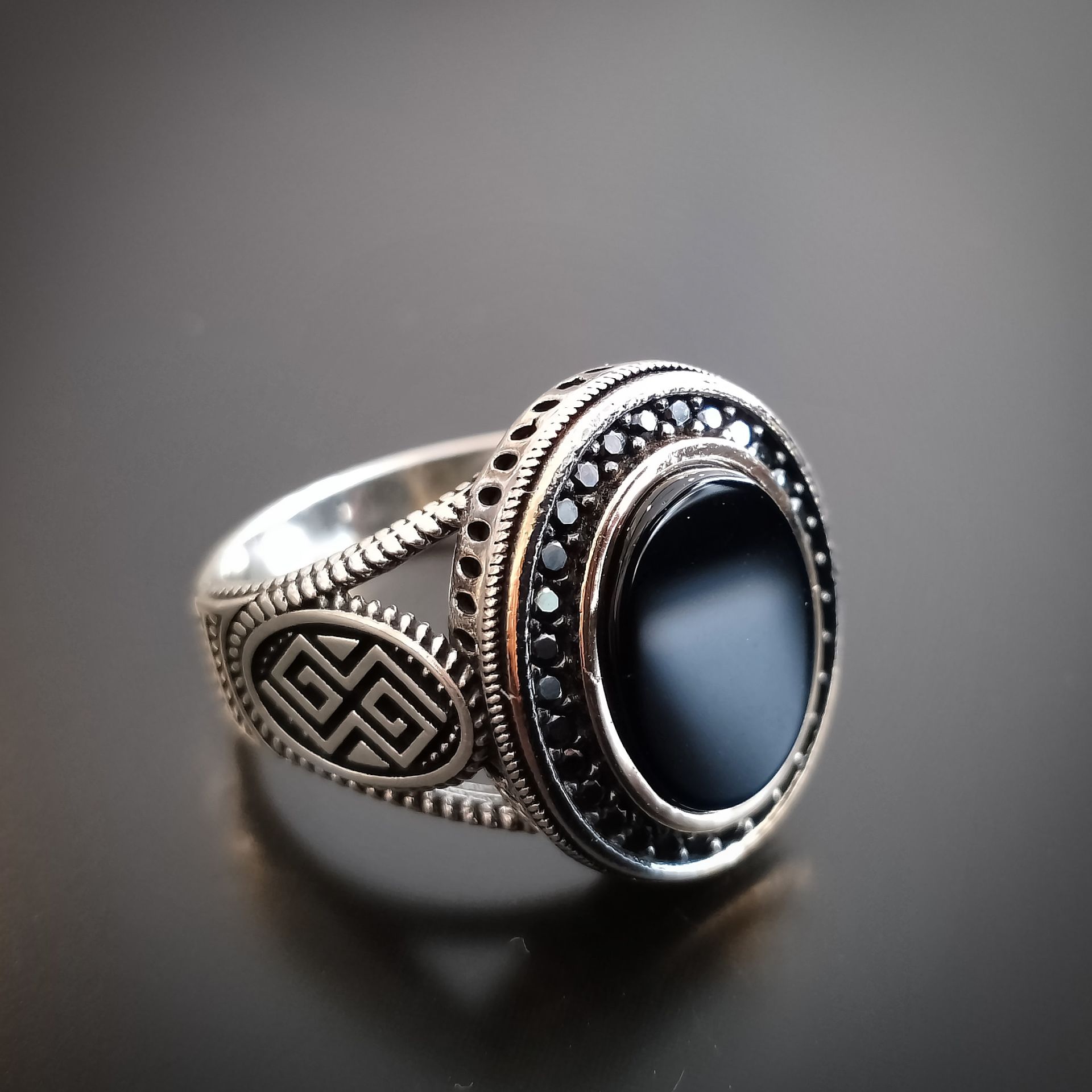 Oniks Taşlı Tasarım Erkek Gümüş Yüzük