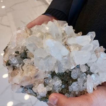 Kristal Kuvars Kayaç