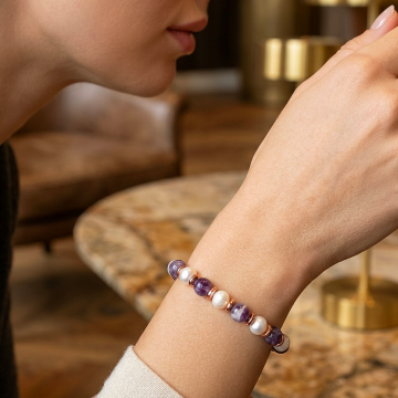Mor Lepidolit Doğal Taş Bileklik - İnci ve Hematit Detaylı Kadın Bileklik Denge ve Zarafet Temalı