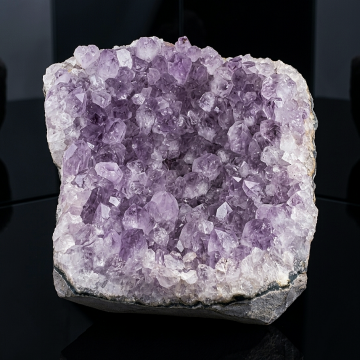 Ametist Doğal Kayaç