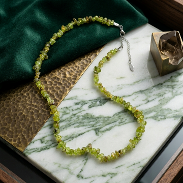 Zebercet (Peridot) Şekilsiz Doğal Taş Dizi Kolye