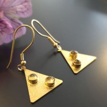 Sitrin Taşlı Üçgen Tasarım Gümüş Küpe