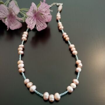 Pembe İnci ve Mavi Topaz Tasarım Gümüş Kolye