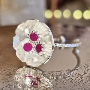 3 Kırmızı Taşlı Tasarım Gümüş Yüzük