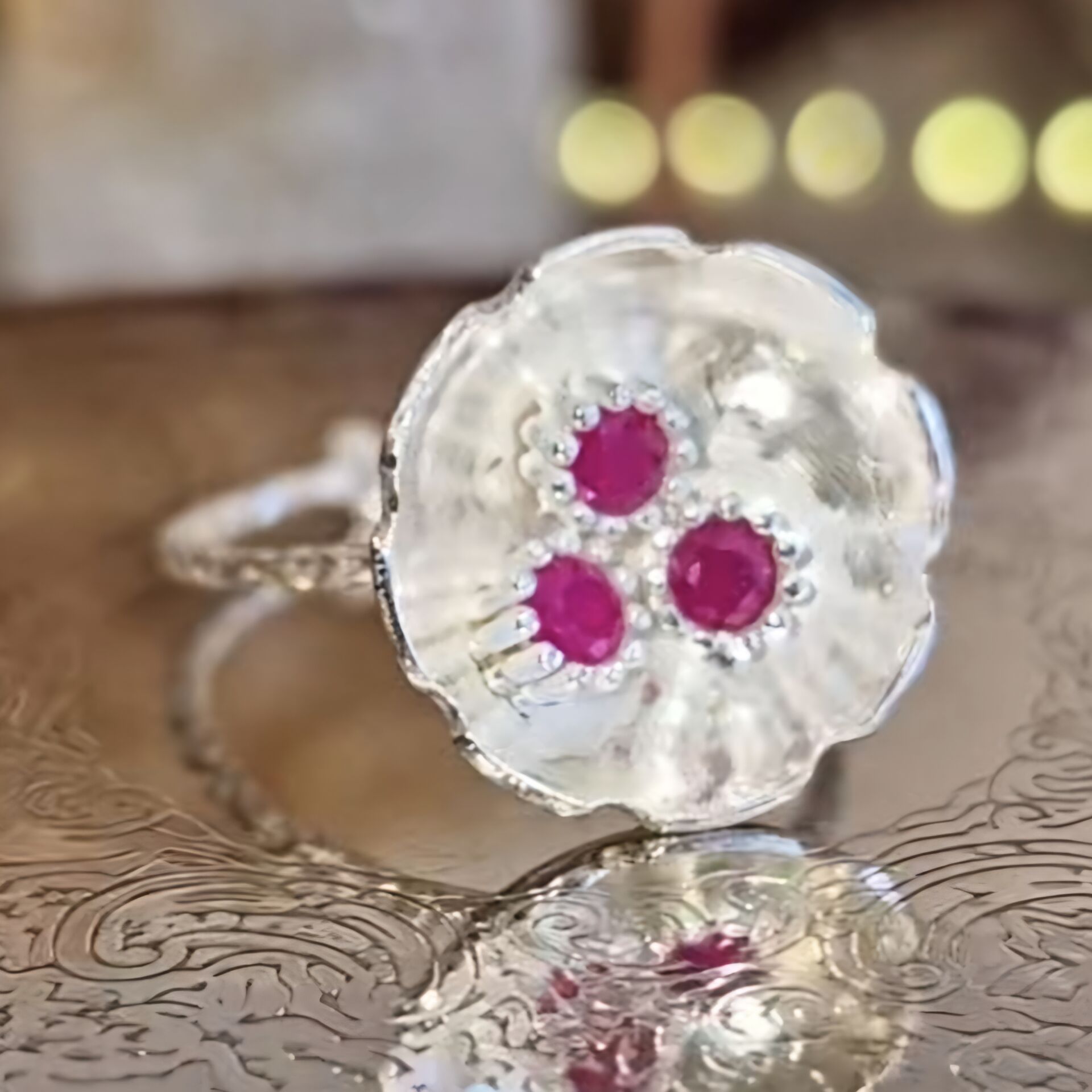 3 Kırmızı Taşlı Tasarım Gümüş Yüzük