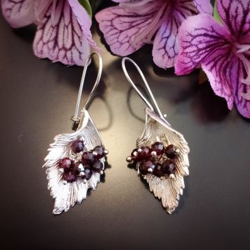 Lal (Garnet) Taşlı Tasarım Gümüş Küpe